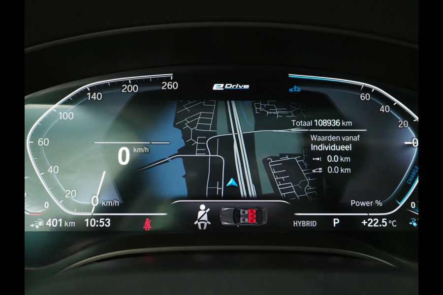 BMW 5 Serie Touring 530e | Panoramadak | Trekhaak | Leder | Camera | Memory | Sfeerlicht | Carplay