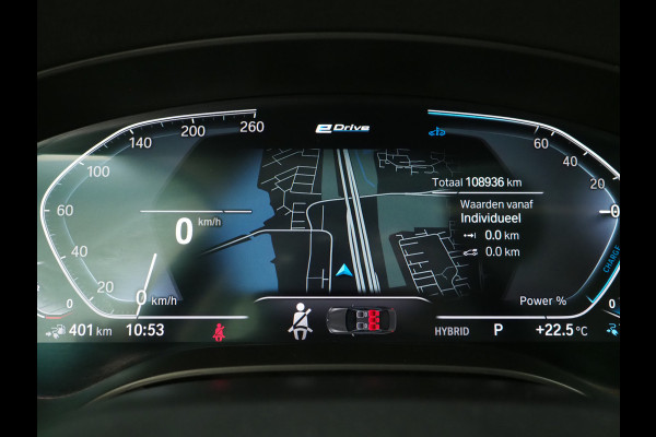 BMW 5 Serie Touring 530e | Panoramadak | Trekhaak | Leder | Camera | Memory | Sfeerlicht | Carplay