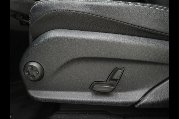 Mercedes-Benz GLC 300e 4MATIC AMG | Panoramadak | Leder | 360 | Sportstuur | Virtual | Cruise | DAB | LED