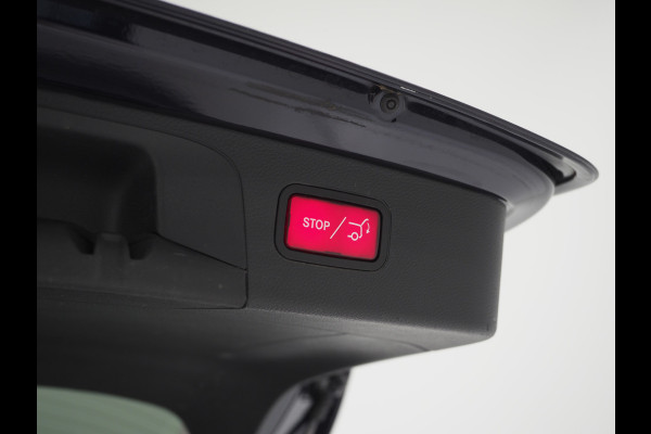 Mercedes-Benz GLC 300e 4MATIC AMG | Panoramadak | Leder | 360 | Sportstuur | Virtual | Cruise | DAB | LED