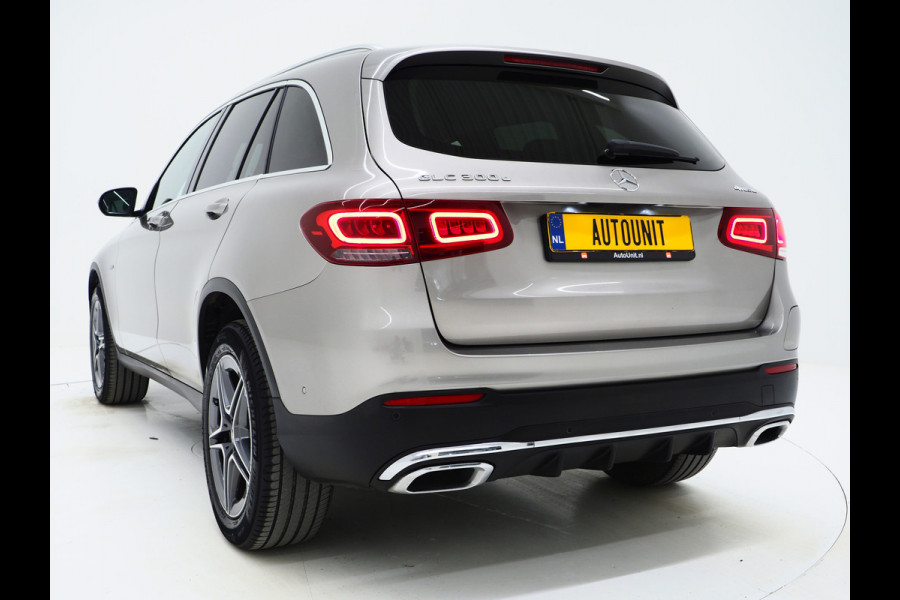 Mercedes-Benz GLC 300e 4MATIC AMG | Panoramadak | Sfeerlicht | Camera | Sportstuur | Virtual | Stoelverwarming | Carplay