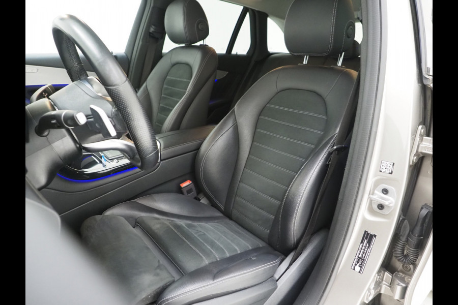 Mercedes-Benz GLC 300e 4MATIC AMG | Panoramadak | Sfeerlicht | Camera | Sportstuur | Virtual | Stoelverwarming | Carplay