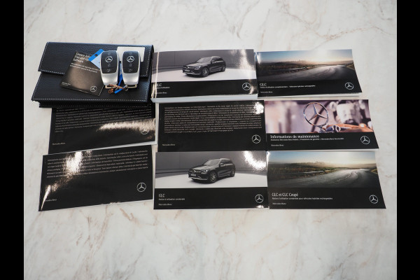 Mercedes-Benz GLC 300e 4MATIC AMG | Panoramadak | Sfeerlicht | Camera | Sportstuur | Virtual | Stoelverwarming | Carplay
