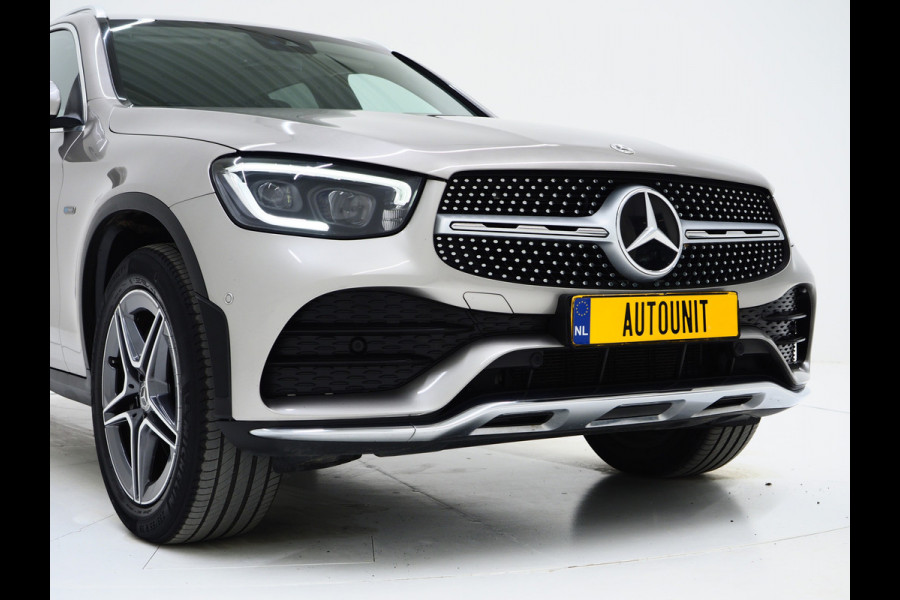 Mercedes-Benz GLC 300e 4MATIC AMG | Panoramadak | Sfeerlicht | Camera | Sportstuur | Virtual | Stoelverwarming | Carplay