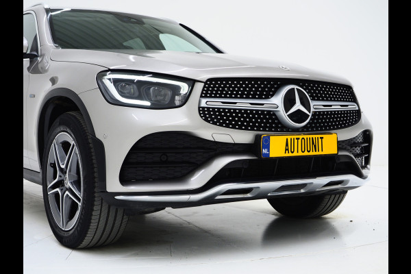Mercedes-Benz GLC 300e 4MATIC AMG | Panoramadak | Sfeerlicht | Camera | Sportstuur | Virtual | Stoelverwarming | Carplay