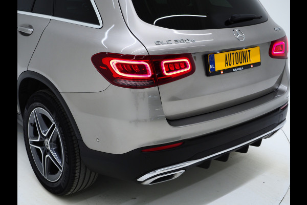 Mercedes-Benz GLC 300e 4MATIC AMG | Panoramadak | Sfeerlicht | Camera | Sportstuur | Virtual | Stoelverwarming | Carplay