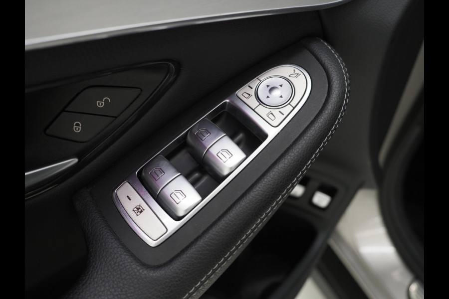 Mercedes-Benz GLC 300e 4MATIC AMG | Panoramadak | Sfeerlicht | Camera | Sportstuur | Virtual | Stoelverwarming | Carplay