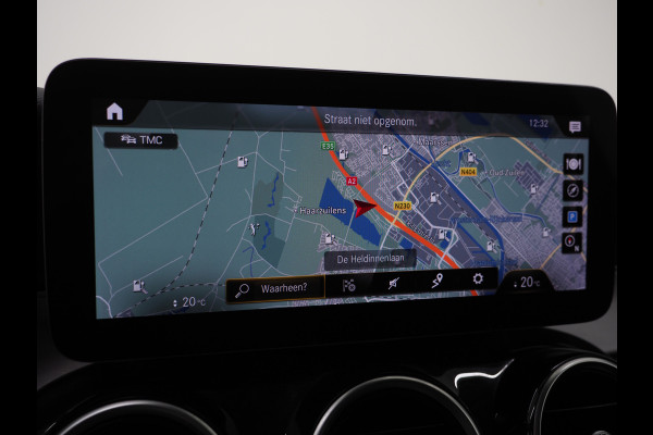 Mercedes-Benz GLC 300e 4MATIC AMG | Panoramadak | Sfeerlicht | Camera | Sportstuur | Virtual | Stoelverwarming | Carplay