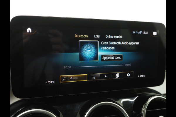 Mercedes-Benz GLC 300e 4MATIC AMG | Panoramadak | Sfeerlicht | Camera | Sportstuur | Virtual | Stoelverwarming | Carplay