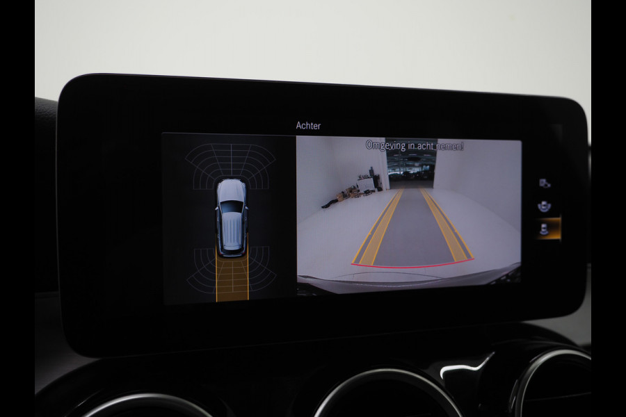 Mercedes-Benz GLC 300e 4MATIC AMG | Panoramadak | Sfeerlicht | Camera | Sportstuur | Virtual | Stoelverwarming | Carplay