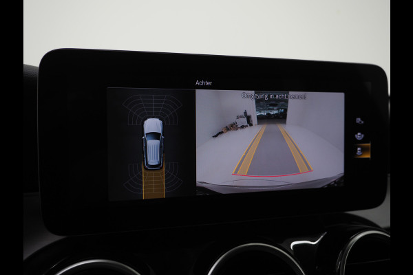 Mercedes-Benz GLC 300e 4MATIC AMG | Panoramadak | Sfeerlicht | Camera | Sportstuur | Virtual | Stoelverwarming | Carplay