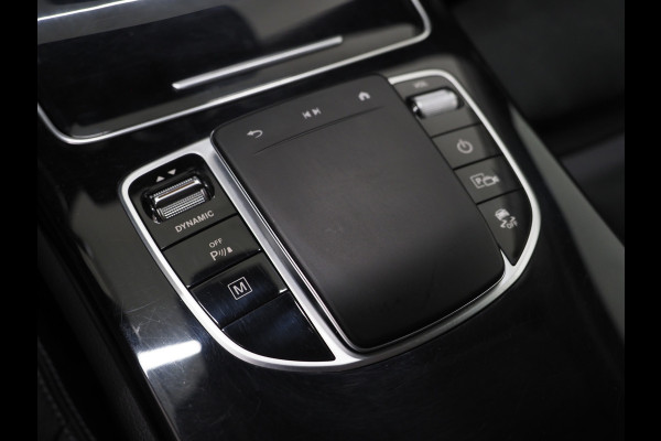 Mercedes-Benz GLC 300e 4MATIC AMG | Panoramadak | Sfeerlicht | Camera | Sportstuur | Virtual | Stoelverwarming | Carplay