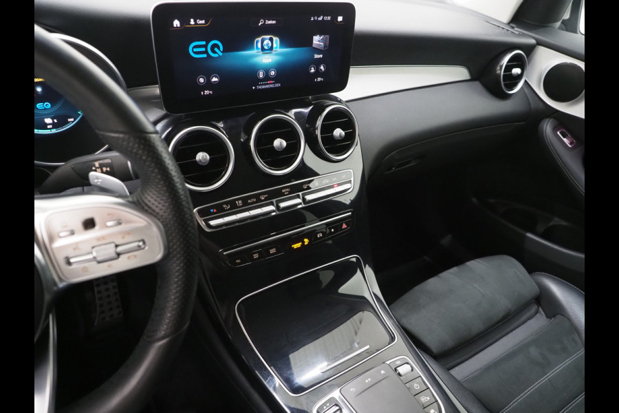 Mercedes-Benz GLC 300e 4MATIC AMG | Panoramadak | Sfeerlicht | Camera | Sportstuur | Virtual | Stoelverwarming | Carplay