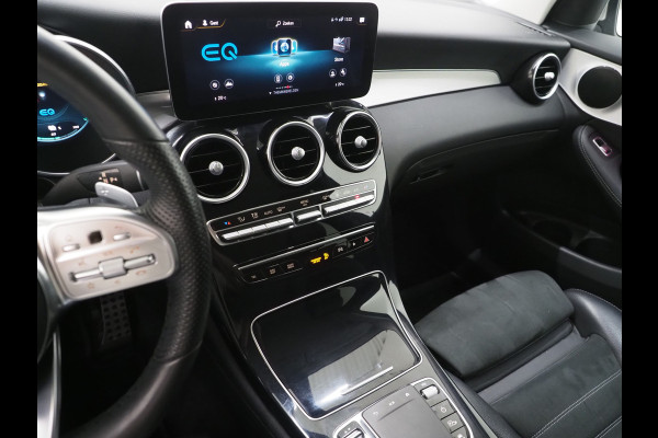 Mercedes-Benz GLC 300e 4MATIC AMG | Panoramadak | Sfeerlicht | Camera | Sportstuur | Virtual | Stoelverwarming | Carplay