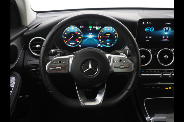 Mercedes-Benz GLC 300e 4MATIC AMG | Panoramadak | Sfeerlicht | Camera | Sportstuur | Virtual | Stoelverwarming | Carplay