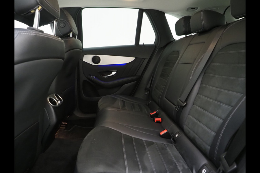 Mercedes-Benz GLC 300e 4MATIC AMG | Panoramadak | Sfeerlicht | Camera | Sportstuur | Virtual | Stoelverwarming | Carplay