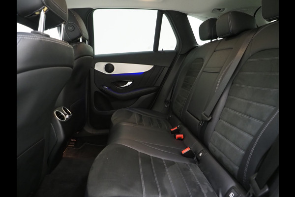 Mercedes-Benz GLC 300e 4MATIC AMG | Panoramadak | Sfeerlicht | Camera | Sportstuur | Virtual | Stoelverwarming | Carplay