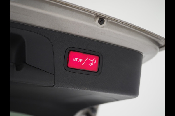 Mercedes-Benz GLC 300e 4MATIC AMG | Panoramadak | Sfeerlicht | Camera | Sportstuur | Virtual | Stoelverwarming | Carplay