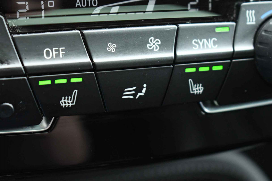 BMW X2 xDrive25e M-Sport Pano HUD El-zetels Camera Carplay 19inch