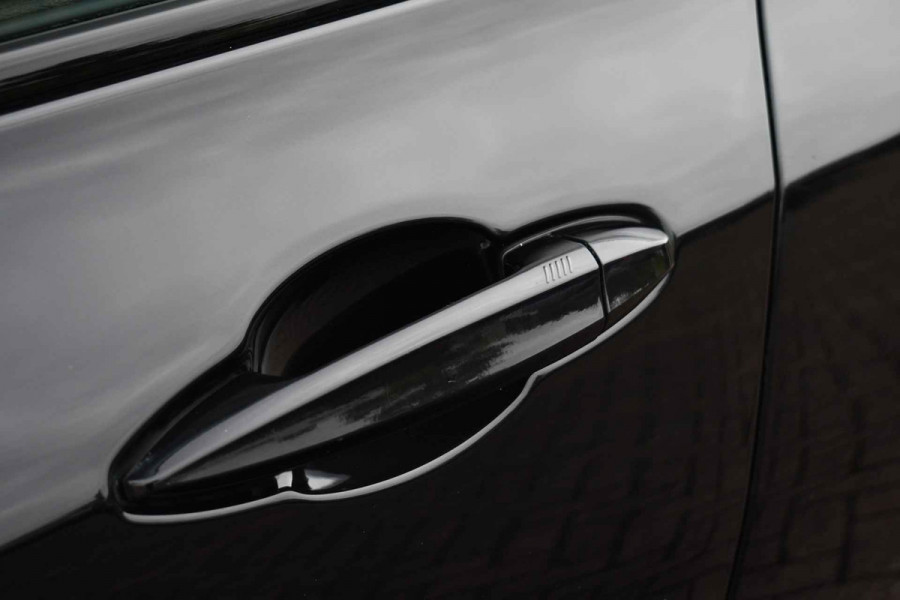 BMW X2 xDrive25e M-Sport Pano HUD El-zetels Camera Carplay 19inch