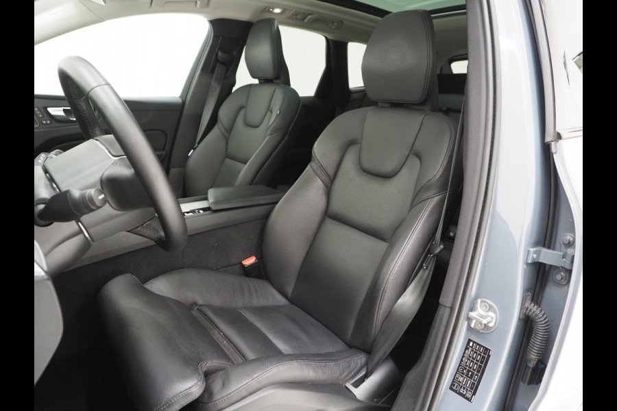 Volvo XC60 2.0 T6 Plug-in hybrid AWD Ultimate Dark Long Range | Panoramadak | Pilot Assist | Harman/Kardon | Leder | HUD | 360 | Keyless | Carplay