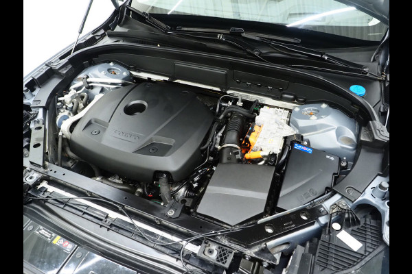 Volvo XC60 2.0 T6 Plug-in hybrid AWD Ultimate Dark Long Range | Panoramadak | Pilot Assist | Harman/Kardon | Leder | HUD | 360 | Keyless | Carplay