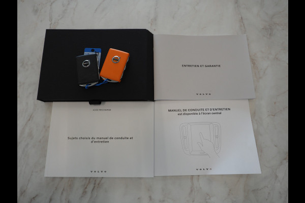 Volvo XC60 2.0 T6 Plug-in hybrid AWD Ultimate Dark Long Range | Panoramadak | Pilot Assist | Harman/Kardon | Leder | HUD | 360 | Keyless | Carplay