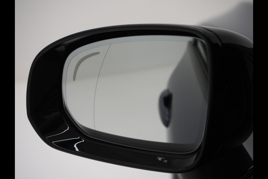 Volvo XC60 2.0 T6 Plug-in hybrid AWD Ultimate Dark Long Range | Panoramadak | Pilot Assist | Harman/Kardon | Leder | HUD | 360 | Keyless | Carplay