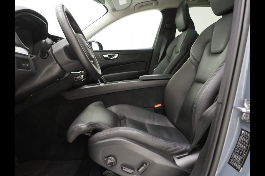 Volvo XC60 2.0 T6 Plug-in hybrid AWD Ultimate Dark Long Range | Panoramadak | Pilot Assist | Harman/Kardon | Leder | HUD | 360 | Keyless | Carplay