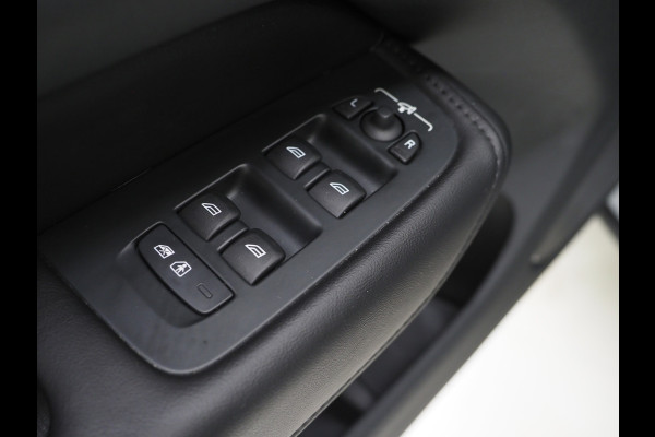 Volvo XC60 2.0 T6 Plug-in hybrid AWD Ultimate Dark Long Range | Panoramadak | Pilot Assist | Harman/Kardon | Leder | HUD | 360 | Keyless | Carplay