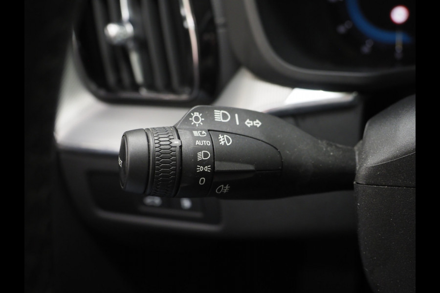 Volvo XC60 2.0 T6 Plug-in hybrid AWD Ultimate Dark Long Range | Panoramadak | Pilot Assist | Harman/Kardon | Leder | HUD | 360 | Keyless | Carplay