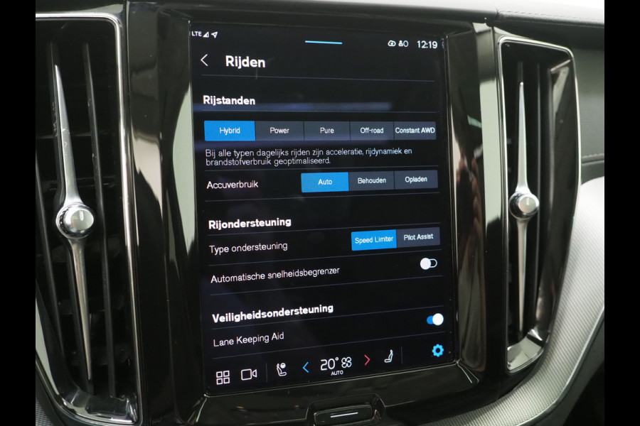 Volvo XC60 2.0 T6 Plug-in hybrid AWD Ultimate Dark Long Range | Panoramadak | Pilot Assist | Harman/Kardon | Leder | HUD | 360 | Keyless | Carplay