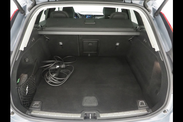 Volvo XC60 2.0 T6 Plug-in hybrid AWD Ultimate Dark Long Range | Panoramadak | Pilot Assist | Harman/Kardon | Leder | HUD | 360 | Keyless | Carplay