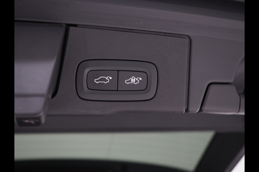 Volvo XC60 2.0 T6 Plug-in hybrid AWD Ultimate Dark Long Range | Panoramadak | Pilot Assist | Harman/Kardon | Leder | HUD | 360 | Keyless | Carplay