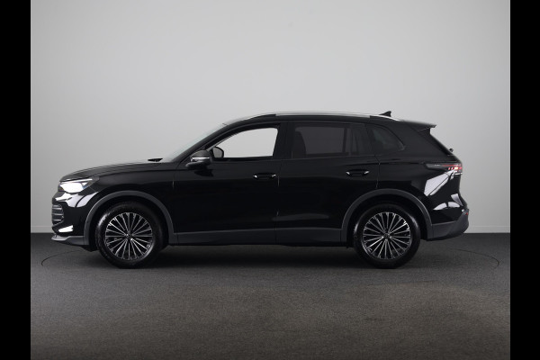 Volkswagen Tiguan 1.5 eTSI Life Edition GOAL 130 pk Automaat (DSG) | Navigatie | Trekhaak (wegklapbaar) | Parkeersensoren (Park assist) | Rondomzicht camera | Stoelverwarming |