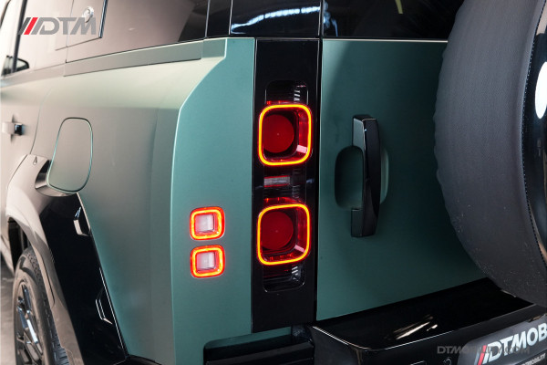 Land Rover Defender 110 2.0 P400e 110 S | Urban Widetrack | Panoramadak | Luchtvering |