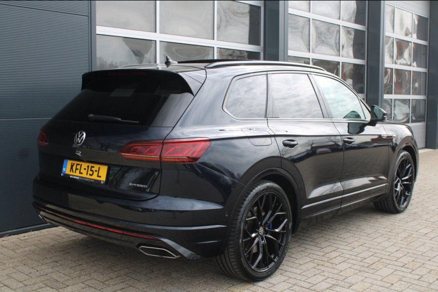 Volkswagen Touareg 3.0 TSi eHybrid 462pk 4MOTION R | Pano | HUD | Luchtvering | Massage | Elek. trekhaak