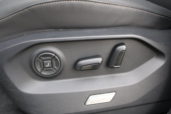 Volkswagen Touareg 3.0 TSi eHybrid 462pk 4MOTION R | Pano | HUD | Luchtvering | Massage | Elek. trekhaak