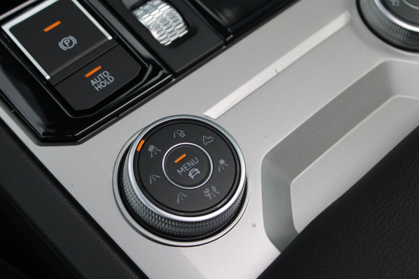 Volkswagen Touareg 3.0 TSi eHybrid 462pk 4MOTION R | Pano | HUD | Luchtvering | Massage | Elek. trekhaak