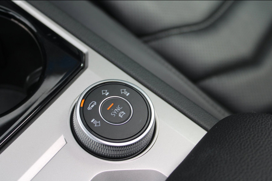 Volkswagen Touareg 3.0 TSi eHybrid 462pk 4MOTION R | Pano | HUD | Luchtvering | Massage | Elek. trekhaak