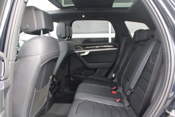 Volkswagen Touareg 3.0 TSi eHybrid 462pk 4MOTION R | Pano | HUD | Luchtvering | Massage | Elek. trekhaak