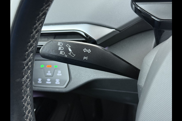 Volkswagen ID.4 SOH 91% Trekhaak Adap.Cruise Navi Ecc Apple Carplay Android Auto Stoelverwarming Voorruitverwarming Led Lmv 18" Isofix DAB Front Assist Bluetooth Rijstrooksensor Verkeersbord detectie 55kWh 1.000KG Trekgewicht Origineel Nederlandse Auto