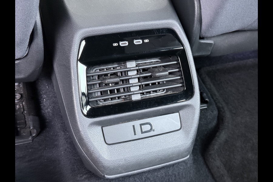 Volkswagen ID.4 SOH 91% Trekhaak Adap.Cruise Navi Ecc Apple Carplay Android Auto Stoelverwarming Voorruitverwarming Led Lmv 18" Isofix DAB Front Assist Bluetooth Rijstrooksensor Verkeersbord detectie 55kWh 1.000KG Trekgewicht Origineel Nederlandse Auto