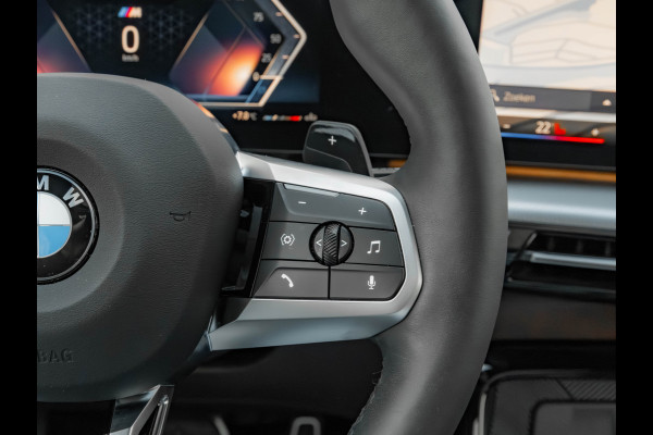 BMW X1 sDrive18i M-Sport - Pano - Trekhaak - Memory - ACC - Harman Kardon