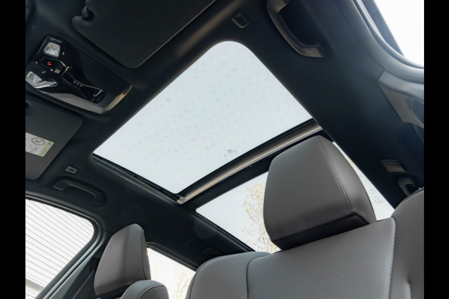 BMW X1 sDrive18i M-Sport - Pano - Trekhaak - Memory - ACC - Harman Kardon