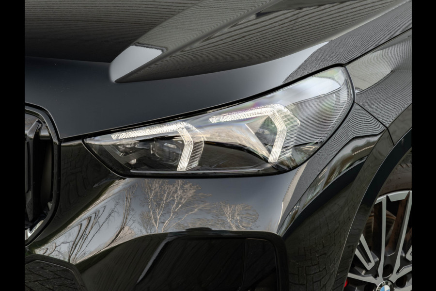 BMW X1 sDrive18i M-Sport - Pano - Trekhaak - Memory - ACC - Harman Kardon