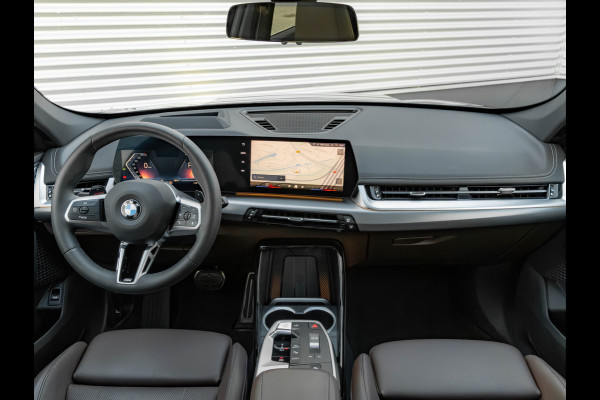 BMW X1 sDrive18i M-Sport - Pano - Trekhaak - Memory - ACC - Harman Kardon