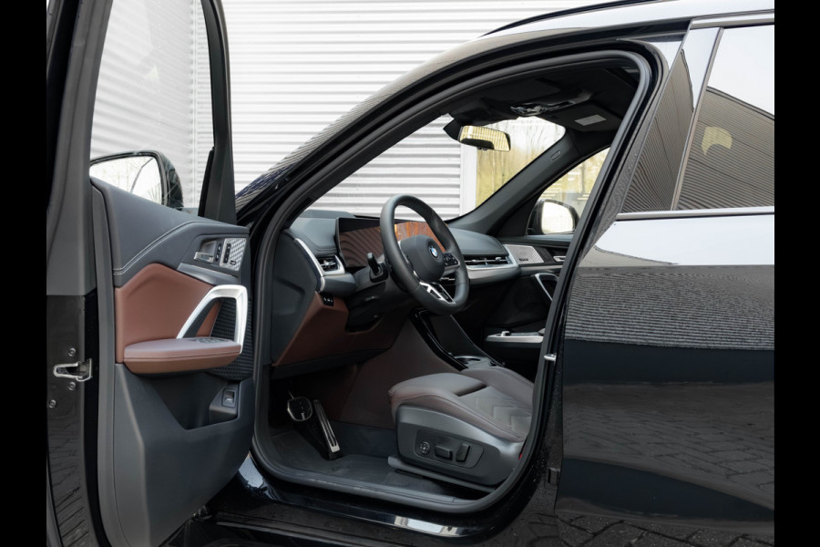 BMW X1 sDrive18i M-Sport - Pano - Trekhaak - Memory - ACC - Harman Kardon