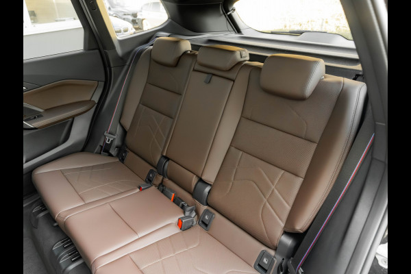 BMW X1 sDrive18i M-Sport - Pano - Trekhaak - Memory - ACC - Harman Kardon