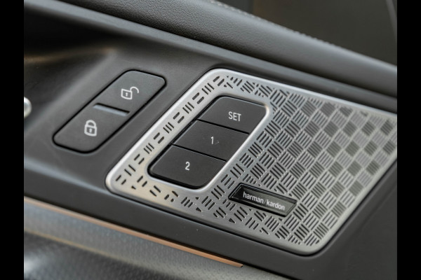 BMW X1 sDrive18i M-Sport - Pano - Trekhaak - Memory - ACC - Harman Kardon